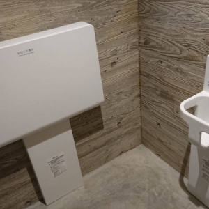 女性トイレ個室内