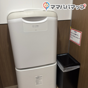 1階のおむつ替え台のが綺麗です。