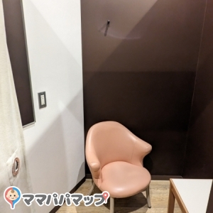 ひとつはベビーカーのままでも◯、ひとつは狭いのでベビーカー✕