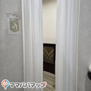 日光きぬ川ホテル三日月 つばき亭ベビールーム(3F)の授乳室・オムツ替え台情報 画像3