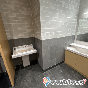 スーパーマルハチ 二見店のオムツ替え台情報 画像2