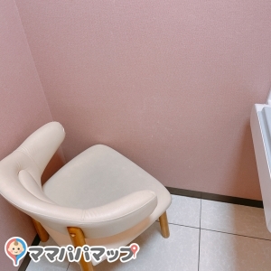 バースデイ 谷川瀬店(2F)の授乳室・オムツ替え台情報 画像1