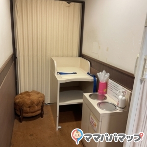 ダイソーよしや中板橋店の授乳室・オムツ替え台情報 画像1