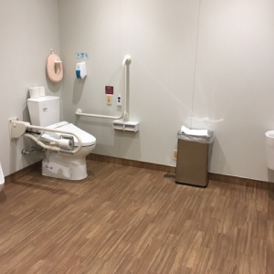 カインズホーム小島田店 みんなのトイレ(1F)のオムツ替え台情報 画像9