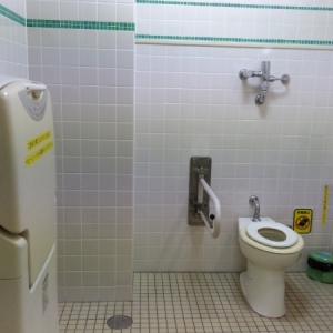 横浜市 駒岡地区センター(2F)のオムツ替え台情報 画像1