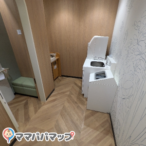 丸の内オアゾ(4F)の授乳室・おむつ替え台の写真(2枚目)