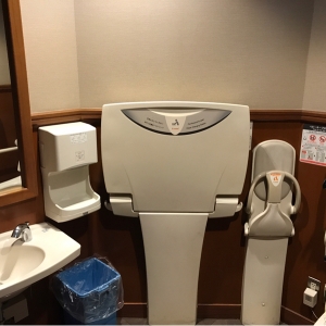 ガスト 船橋日大前店(1F)の授乳室・おむつ替え台の写真(1枚目)