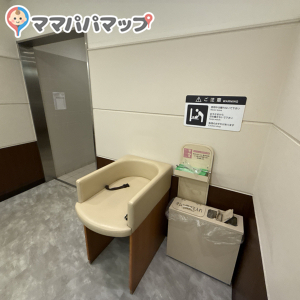 イオン久御山店(1F)のオムツ替え台情報 画像1