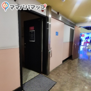台北信義威秀影城の授乳室・おむつ替え台の写真(4枚目)