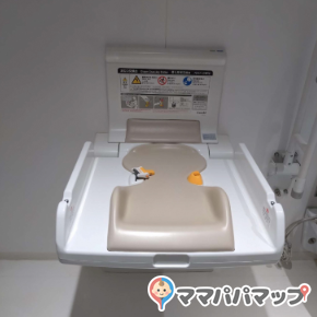 地下ギャラリー男子・女子トイレ