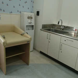 オムツ替え台3台ありました