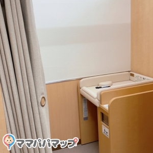 マクドナルド 茨木藤の里エディオン店の授乳室・オムツ替え台情報 画像1
