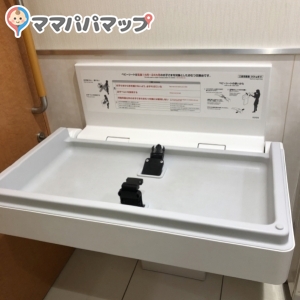 女性トイレ内