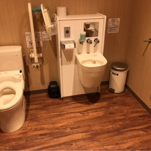 阪急オアシス新町店(2F)のオムツ替え台情報 画像1