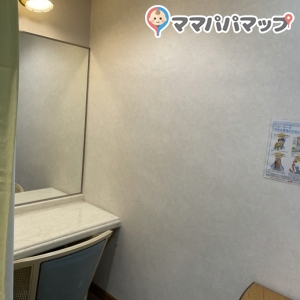 パウダールームのような授乳スペース