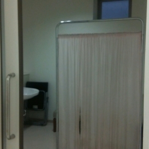 入り口の引き戸を開けたところ