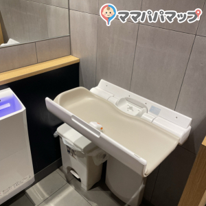 マクドナルド品川港南口店のオムツ替え台情報 画像1