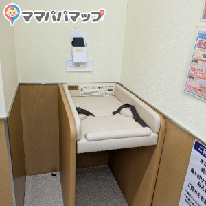ヤマダデンキ LABI大船　4階(4F)の授乳室・オムツ替え台情報 画像2