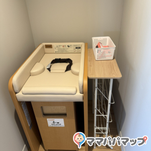 タリーズコーヒー高岡おとぎの森公園店の授乳室・おむつ替え台の写真(7枚目)