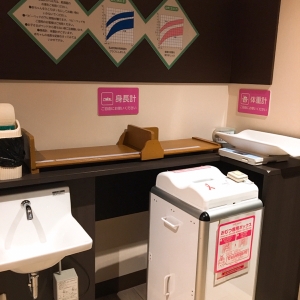 1階中央トイレ側のベビールーム