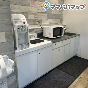調乳用のお湯、電子レンジあり