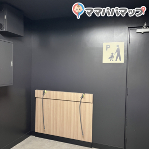 ベビーカー置き場があります