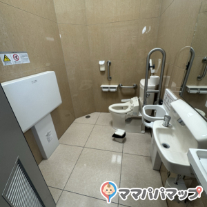 しまむら　田川店(1F)のオムツ替え台情報 画像1