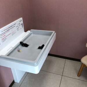 バースデイ カルナ大曽店(2F)の授乳室・オムツ替え台情報 画像1