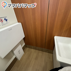コーナン　船堀店(1F)の授乳室・オムツ替え台情報 画像2
