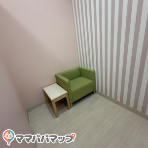 イオン秦野店(2F)の授乳室・おむつ替え台の写真(1枚目)