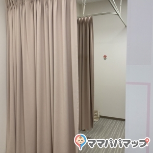 平城宮跡 天平みつき館(1F)の授乳室・おむつ替え台の写真(1枚目)