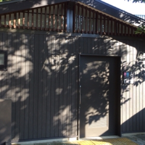 有栖川宮記念公園広尾口公衆便所のオムツ替え台情報 画像3