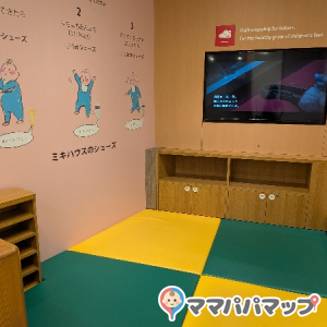 銀座三越9F 親子休憩室(9F)の授乳室・おむつ替え台の写真(2枚目)
