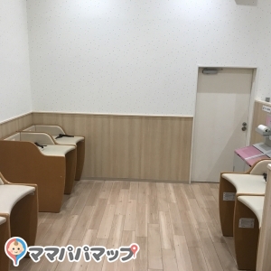 広いオムツ替え台周り