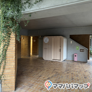 男女多目的トイレの近く