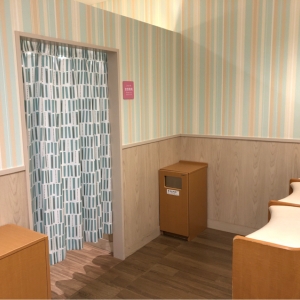 カーテンの先が授乳室