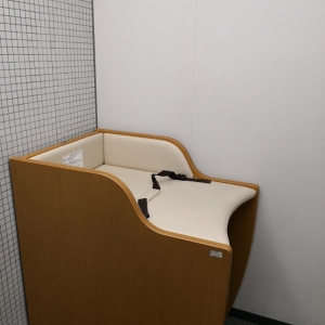 金沢市立　玉川図書館(2F)の授乳室・オムツ替え台情報 画像2