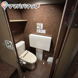 ガスト　小平回田店(1F)のオムツ替え台情報 画像1