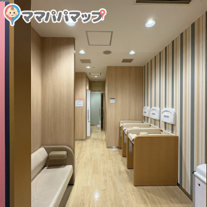 くずはモール(本館ミドリノモール)2階(2F)の授乳室・おむつ替え台の写真(2枚目)