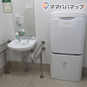 スギ薬局　明石松江店(1F)のオムツ替え台情報 画像2