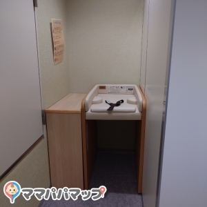 オムツ交換台