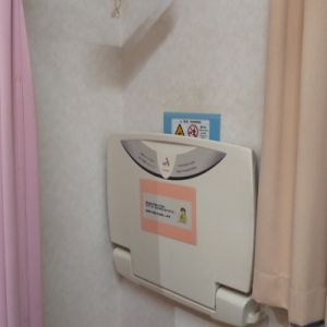 港区立みなと図書館(1F)の授乳室・オムツ替え台情報 画像3