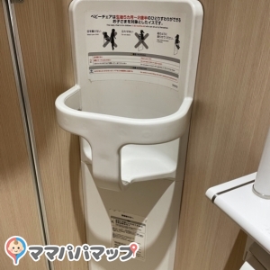 ジョーシン一宮尾西店(1F)の授乳室・おむつ替え台の写真(1枚目)