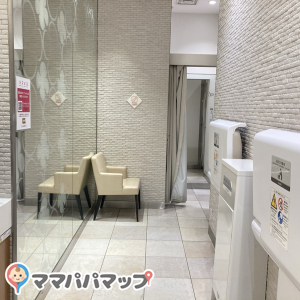 有楽町マルイ(5階女性用トイレ内)の授乳室・オムツ替え台情報 画像5