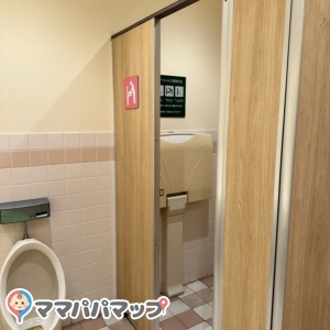 新鮮激安市場！伏見丹波橋店(2F)のオムツ替え台情報 画像2