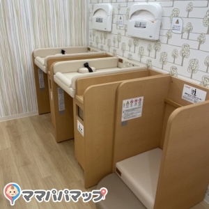 平和堂石山の授乳室・おむつ替え台の写真(4枚目)