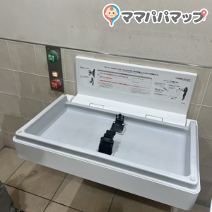 京王トリナード永福町（3F）(3F)の授乳室・おむつ替え台の写真(1枚目)