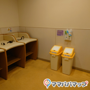 トイザらス・ベビーザらス  新座店(2F)の授乳室・おむつ替え台の写真(3枚目)