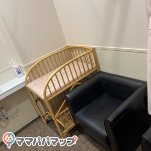 ホテルニュープラザ久留米(1F)の授乳室・おむつ替え台の写真(1枚目)