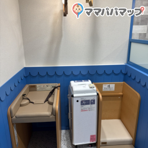 御殿場プレミアム・アウトレット(Starbucks前)の授乳室・オムツ替え台情報 画像6